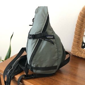 Patagonia Atom Sling Crossbody Harness Travel Bag